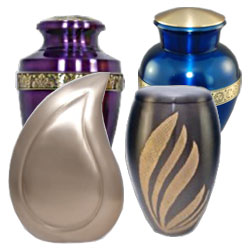 Brass keepsake cremation urns in different sizes and designs. Traditional shaped urns and other more modern and artist designs.